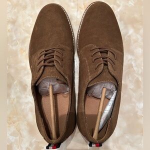 Tommy Hilfiger  Men's Garson Oxfords  Brown Suede Lace-Up